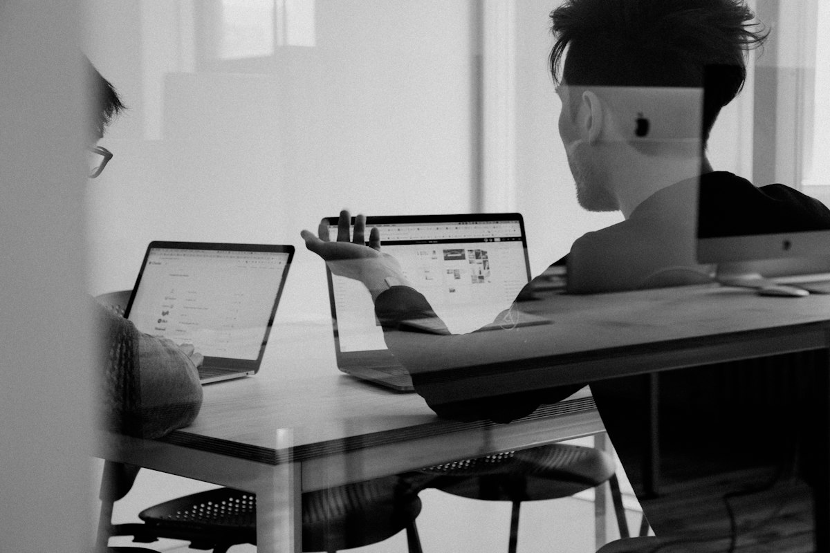 best AI customer support tools dashboard on a laptop