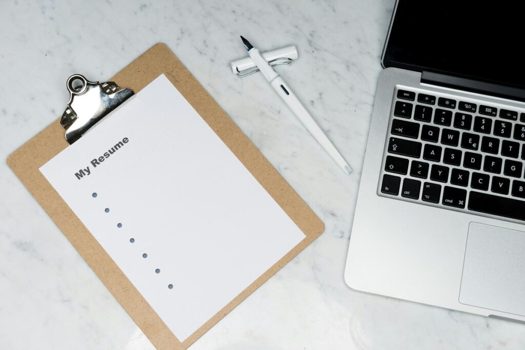 7 Best AI Resume Builders (ATS-Proof in 2026)